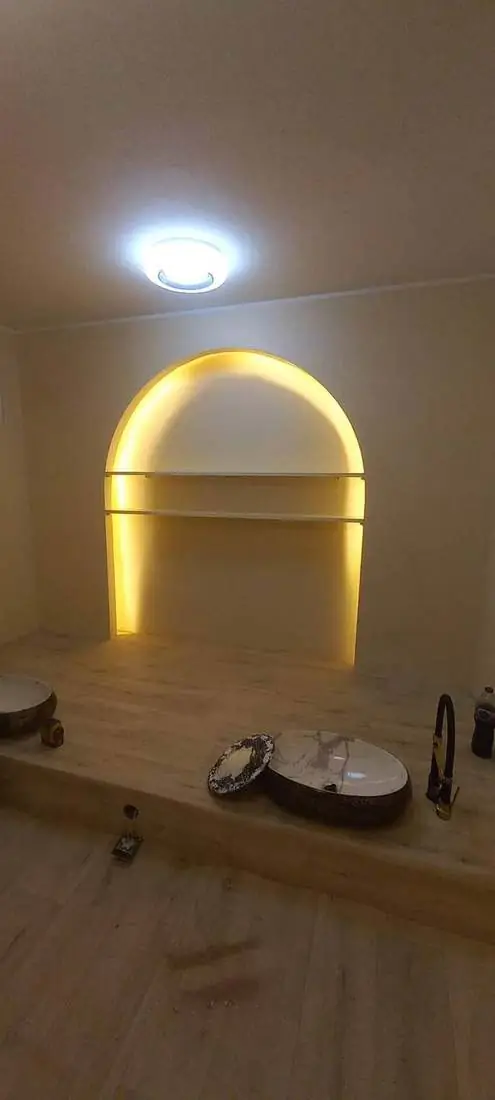 Niche voûtée éclairée en LED